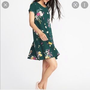 Old Navy Jersey Swing Dress in Green Floral